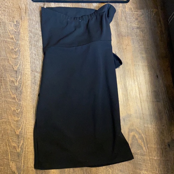 Good condition, strapless black dress, size medium. - Picture 4 of 4